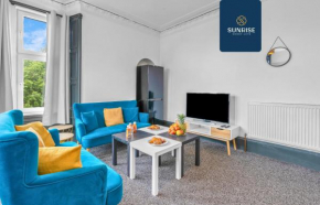 THE DENS, 3 Rooms, 4 Beds, 2 Bathrooms, Fully Equipped, Wifi, Free Street Parking, 3rd Floor Apartment